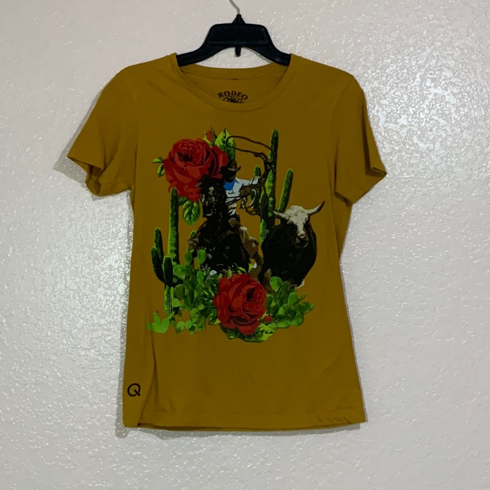 Graphic tee